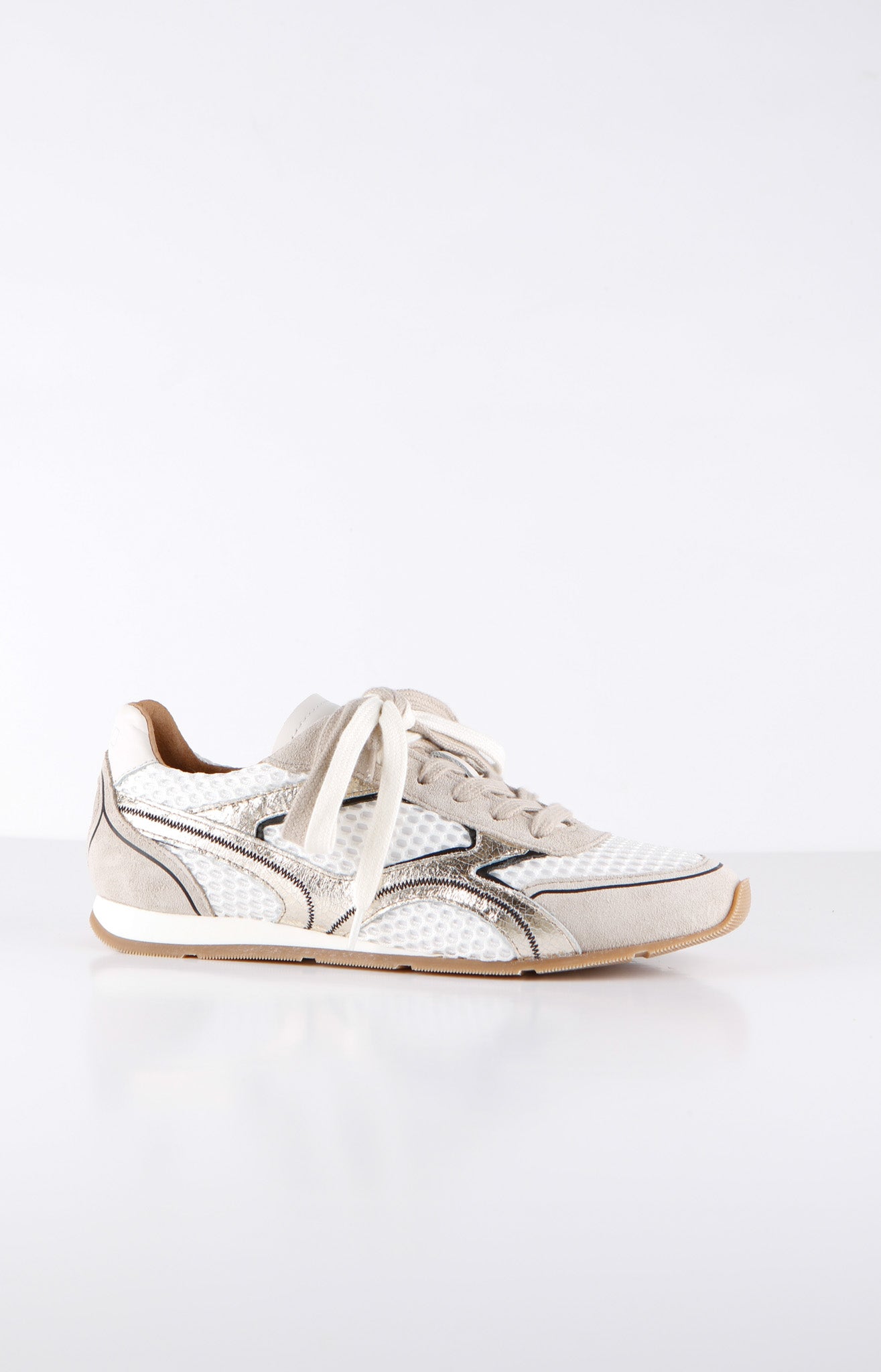DWRS MONROE off white leren sneaker dames met champagne details en mesh zijaanzicht.